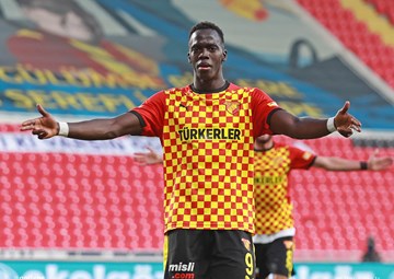 Cherif Ndiaye službeno igrač turskog Göztepea!